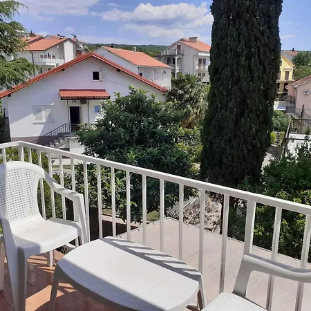 Two-bedroom In Xvi Malinska